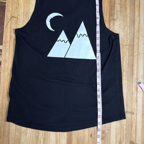 Zyia Active Women’s Size Medium Black Tank Top w/White Moon and Mountain Graphic - Picture 9 of 9